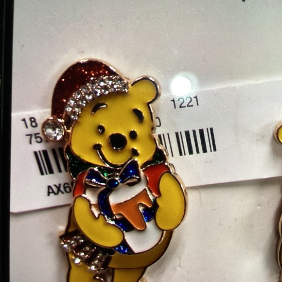 New Baulebar x Disney Christmas Winnie the Pooh Earrings - Picture 3 of 4